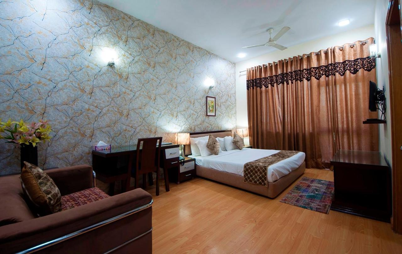 Imperial Apartments Huda City Γκουργκάον Εξωτερικό φωτογραφία