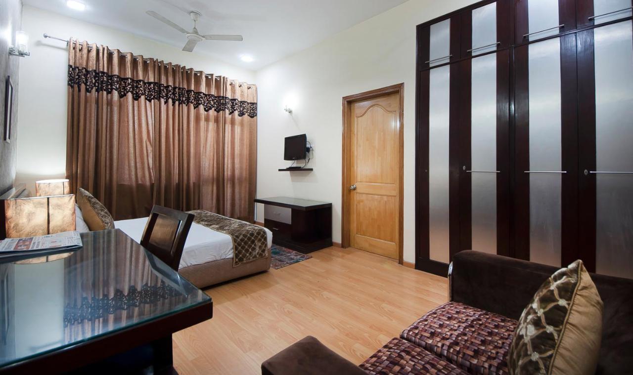 Imperial Apartments Huda City Γκουργκάον Εξωτερικό φωτογραφία