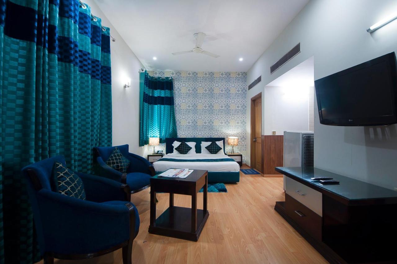 Imperial Apartments Huda City Γκουργκάον Εξωτερικό φωτογραφία